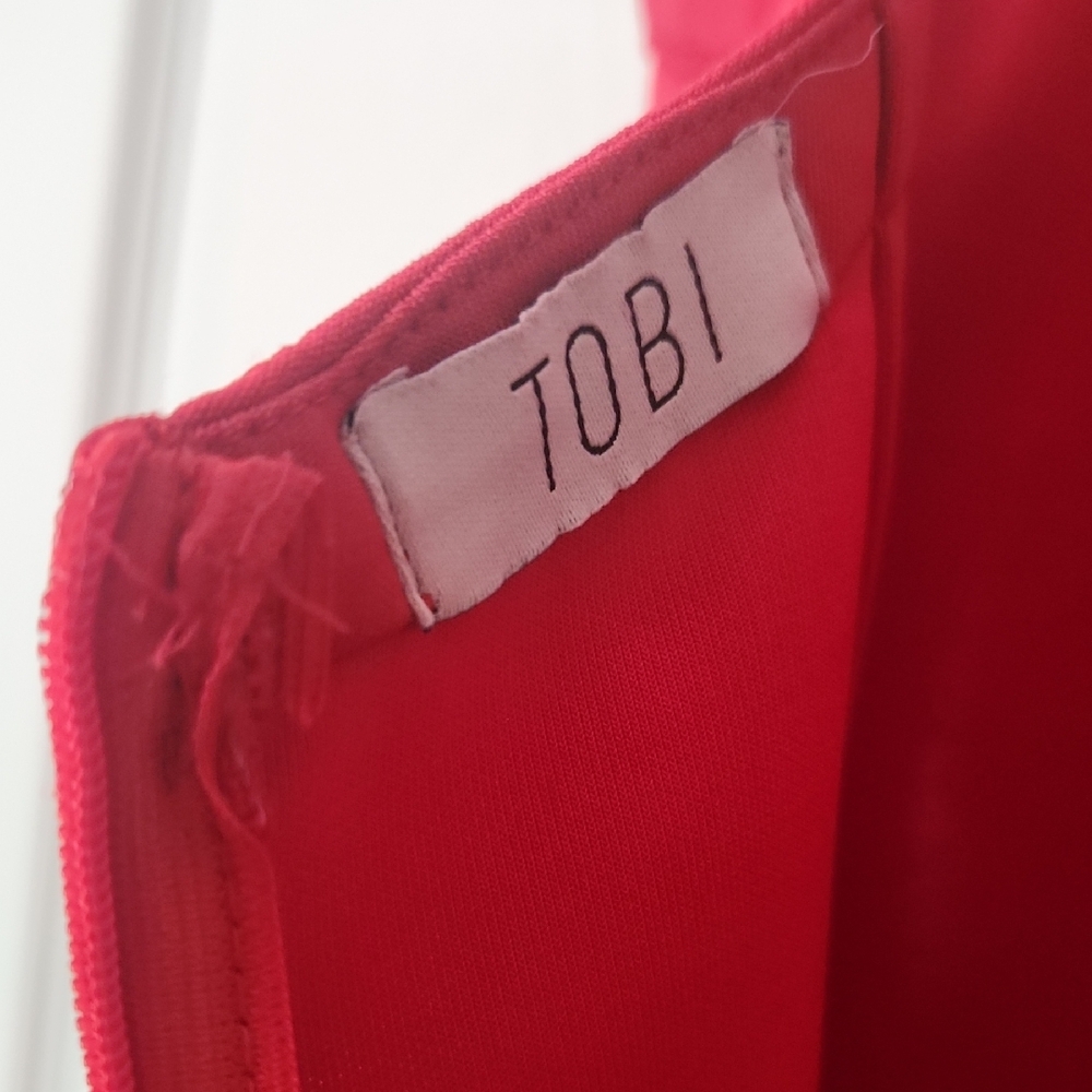 Red Dress - Picture 3 of 3
